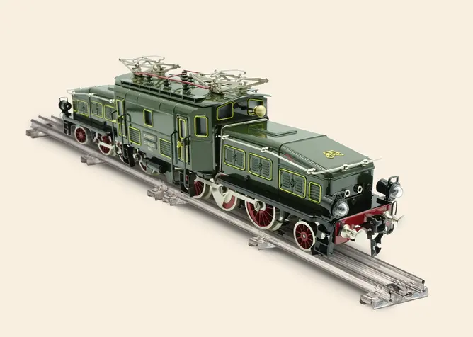 10920 - Replica van de elektrische locomotief CCS 66